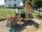 Aufbau des Spielgerätes Kribbel Krabbel in Roßhaupten<br><small>Christian Kubina</smalll>