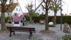 Österlich geschmückter Dorfplatz in Roßhaupten<br><small>Rolf Steichele</smalll>